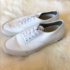 White canvas Seavees tennis shoes